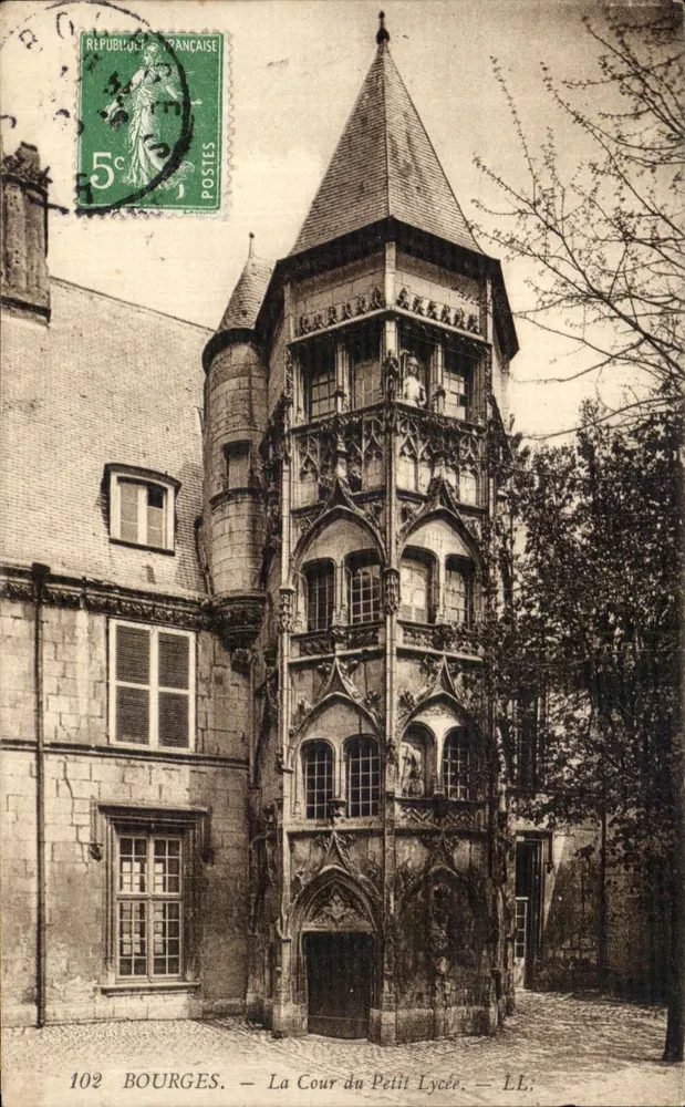 Bourges — A Cour do Pequeno Liceu — LL. 102 - Frente