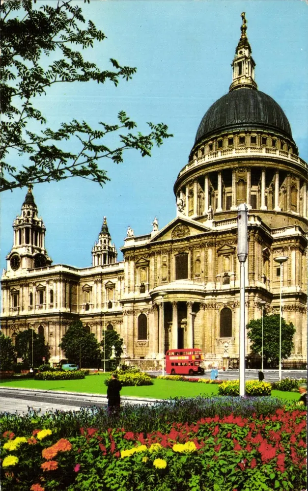 Catedral de São Paulo — Londres — editor COLOURMASTER INTERNATIONAL, n° PT9906 - Frente