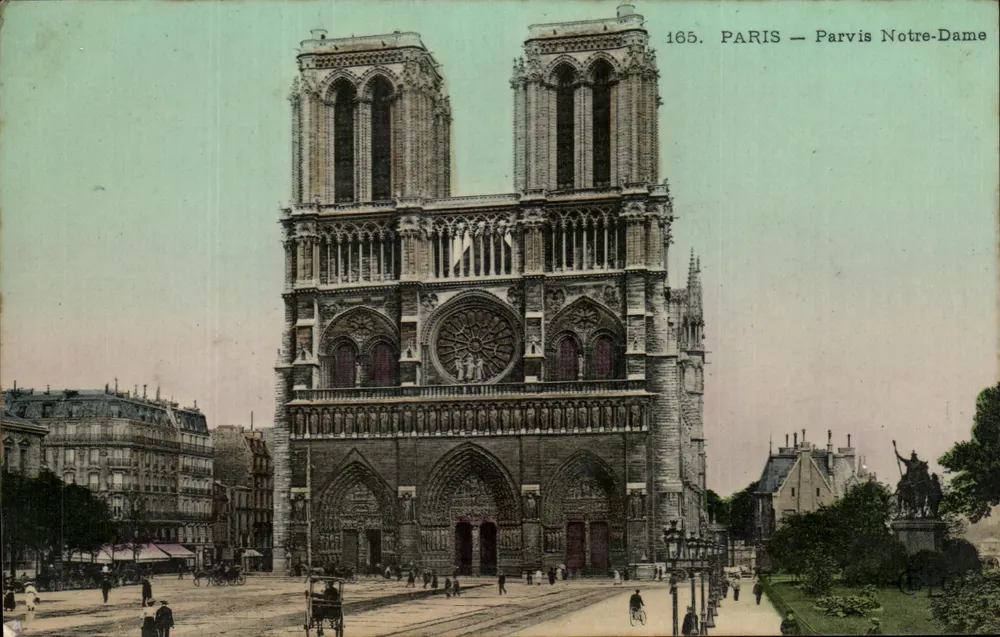 Paris — Pátio da Catedral de Notre-Dame — Editor desconhecido, n° 165 - Frente