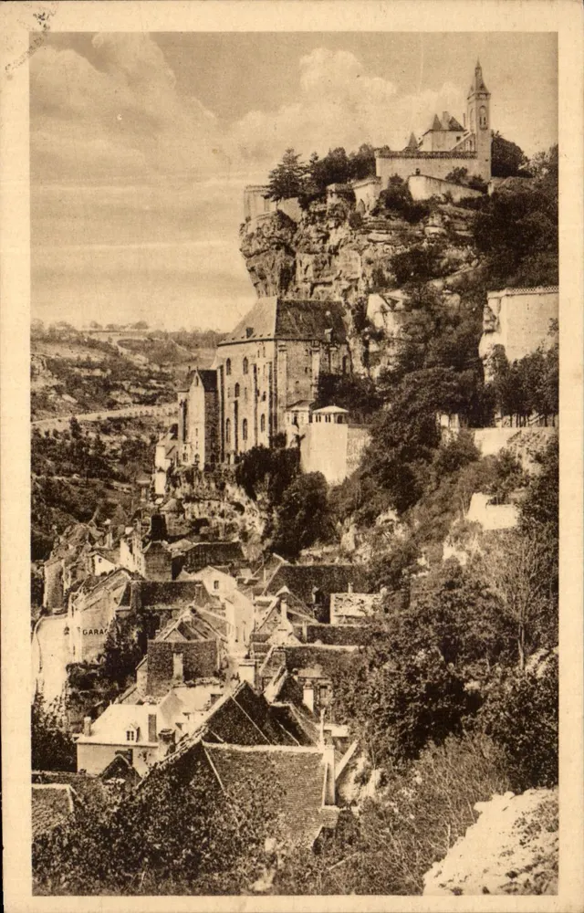 Rocamadour — vista panorâmica do vilarejo e da igreja elevada — Edição da Livraria Vernel, em St-Céré (Lot) - Frente
