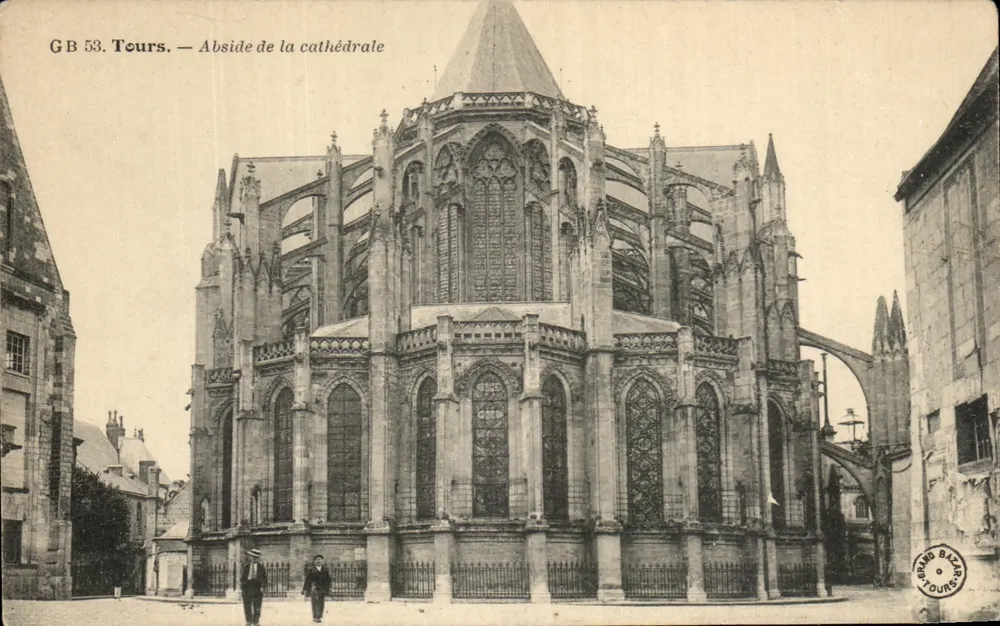 Tours — Abside da catedral — Grand Bakery - Frente
