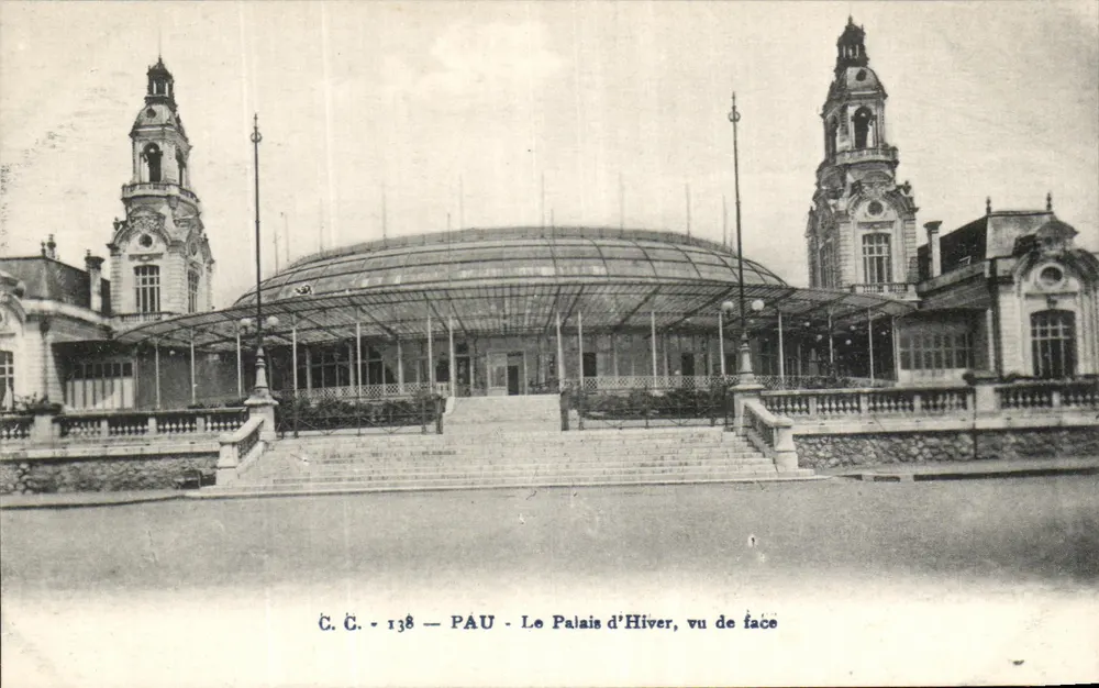 Pau - O Palácio de Inverno, visto de frente — C.C. - 138 - Frente