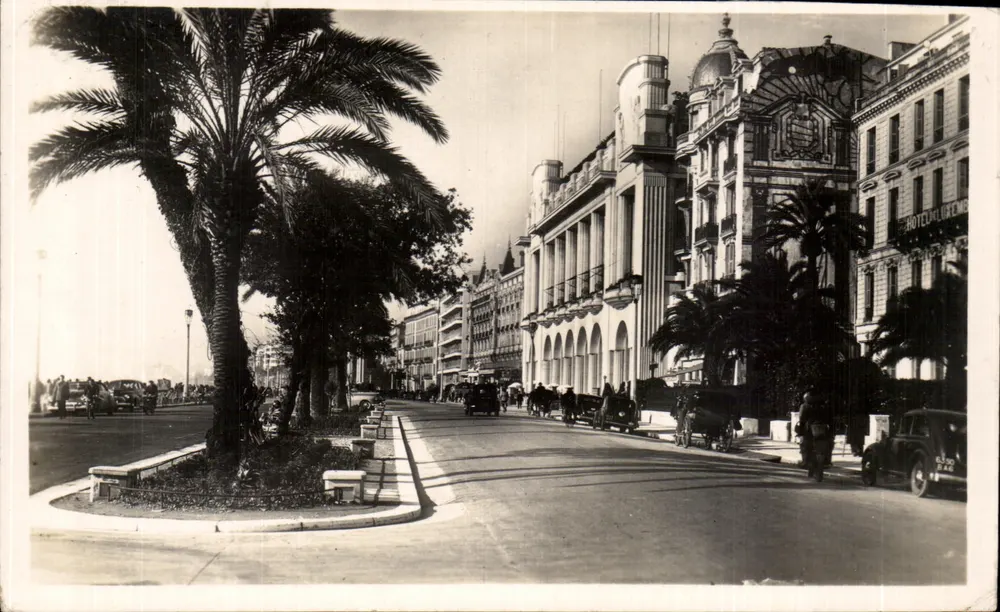 Nice — Palácio da Mediterrâneo — Hotel du Lireme - Frente