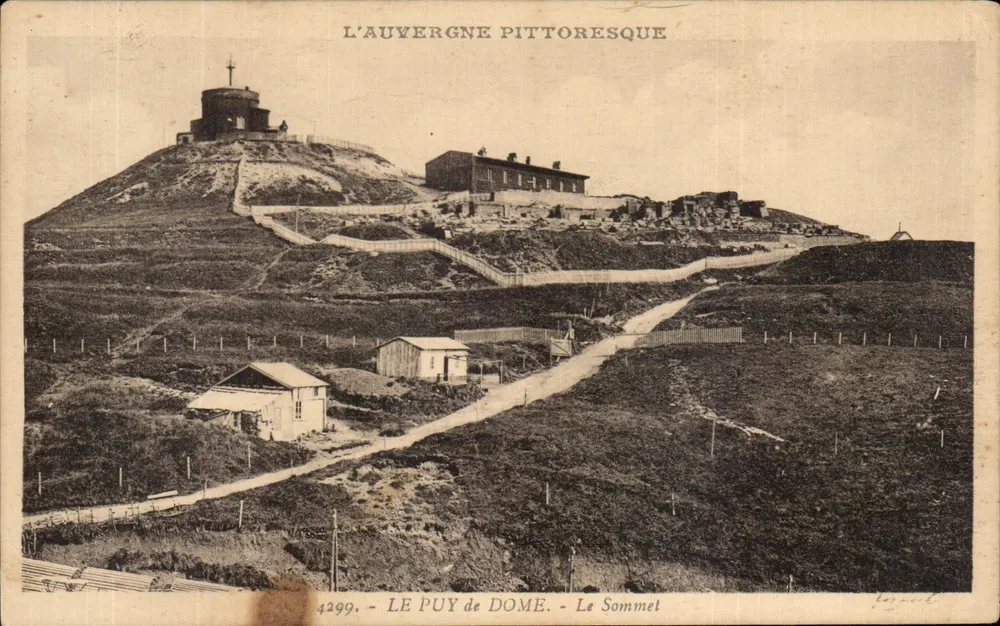 Le Puy de Dôme - Le Sommet — pittoreskes Auvergne — Éditions 'Idéal' Vichy - Vorderseite
