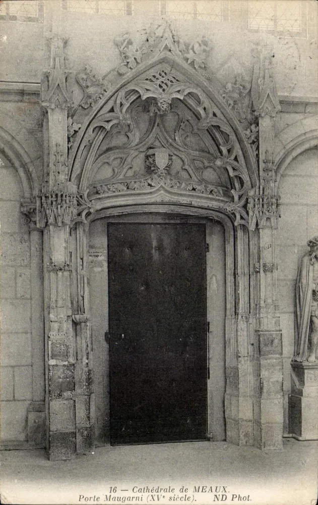 Porta Maugarni — Catedral de Meaux — ND Phot. - Frente