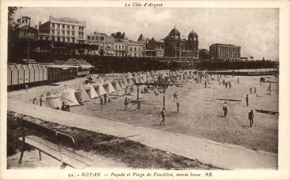 Royan — Fachada e Praia de Foncillon, maré baixa — A Costa de Prata - Frente