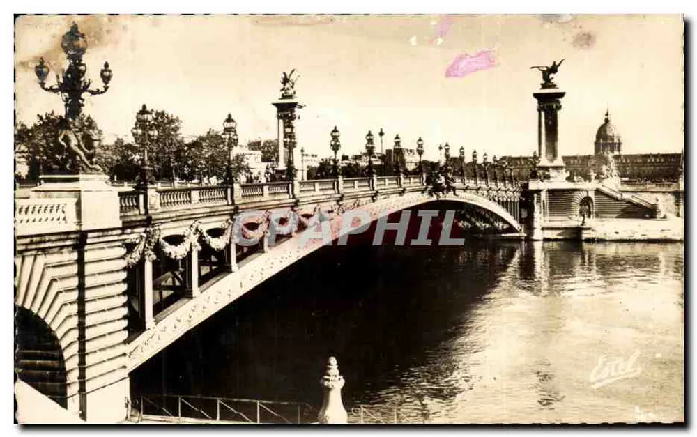 Pont Alexandre III — vue du pont sur la Seine à Paris — éditeur Éditions de Luxe - Frente