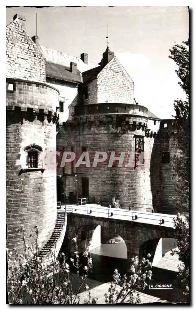 Entrada do Castelo dos Duques — Nantes (Loire-Atlantique) — Edições Pichon - Frente