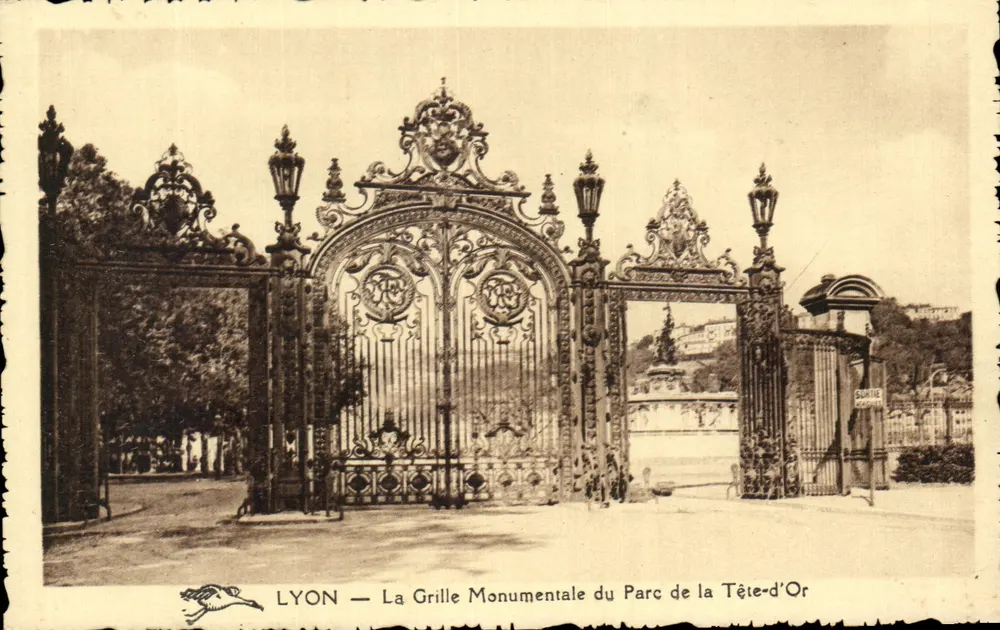 LYON — Die monumentale Tor des Parc de la Tête-d'Or - Vorderseite