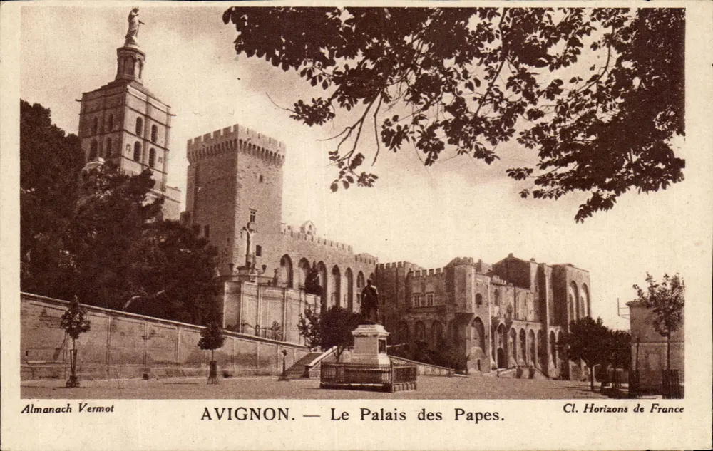 Avignon — O Palácio dos Papas — Cl. Horizons de France - Frente