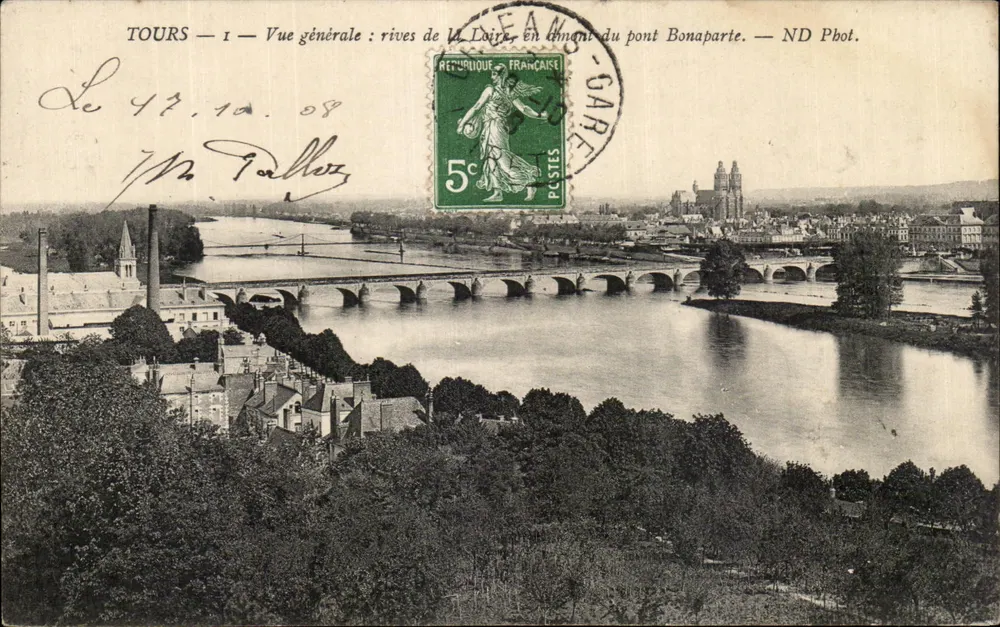 Tours — Allgemeiner Blick: Ufer der Loire, oberhalb der Brücke Bonaparte — ND Fotografie - Vorderseite