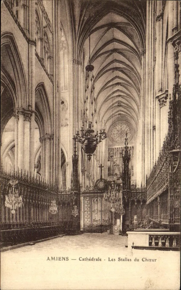 Amiens — Catedral — As Cadeiras do Coro - Frente