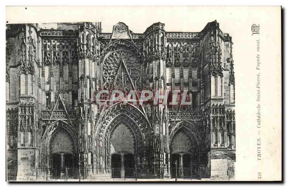 Troyes — Catedral de São Pedro — Fachada oeste - Frente