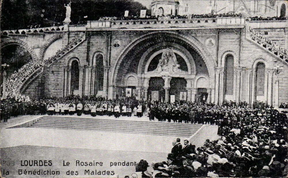 Lourdes — Das Rosenkranzgebet während der Segnung der Kranken — Verleger nicht sichtbar - Vorderseite