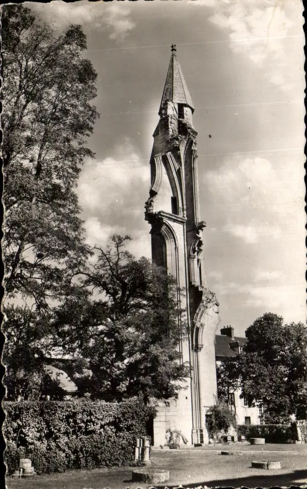 Ruinen der Abtei — Treppenturm — Abtei Royaumont, Asnières-sur-Oise - Vorderseite