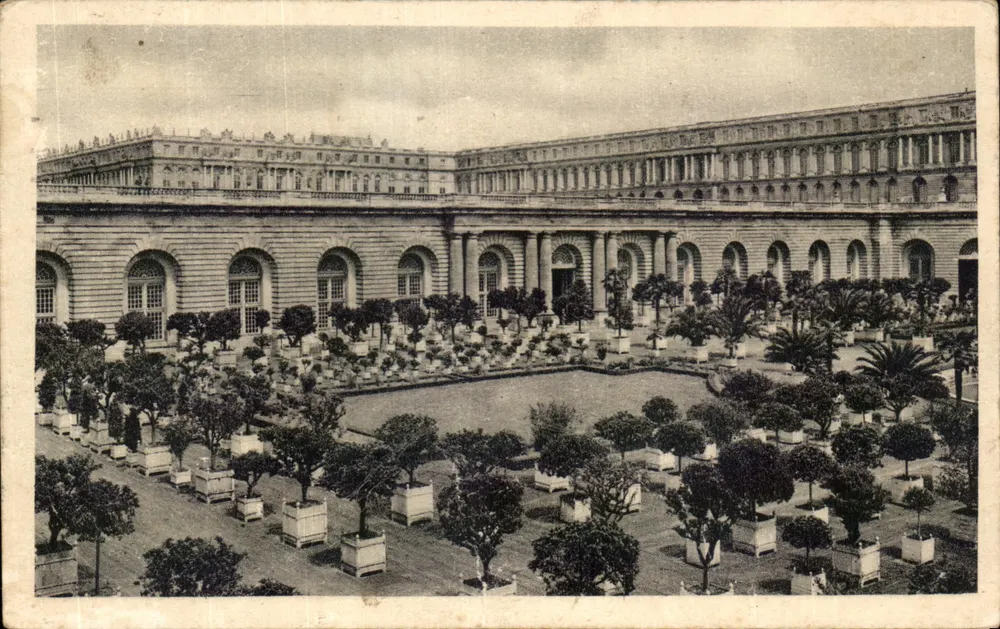 Parque de Versailles — A Orangerie — Serviço Comercial de Monumentos Históricos - Frente