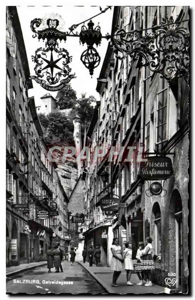 Salzbourg, Getreidegasse — rue piétonne avec enseignes et vue sur le château — éditeur Edite Photographie, n° 530 - Vorderseite