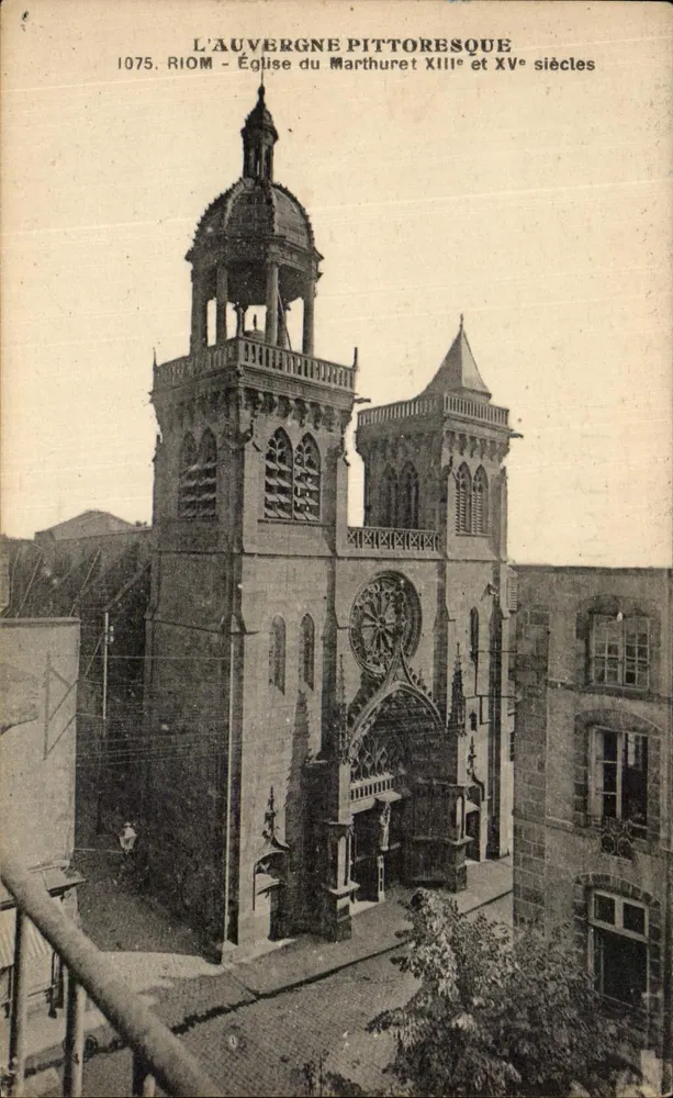 Das pittoreske Auvergne — Kirche des Mart(h)uret, 13. und 15. Jahrhundert — 1075. Riom - Vorderseite