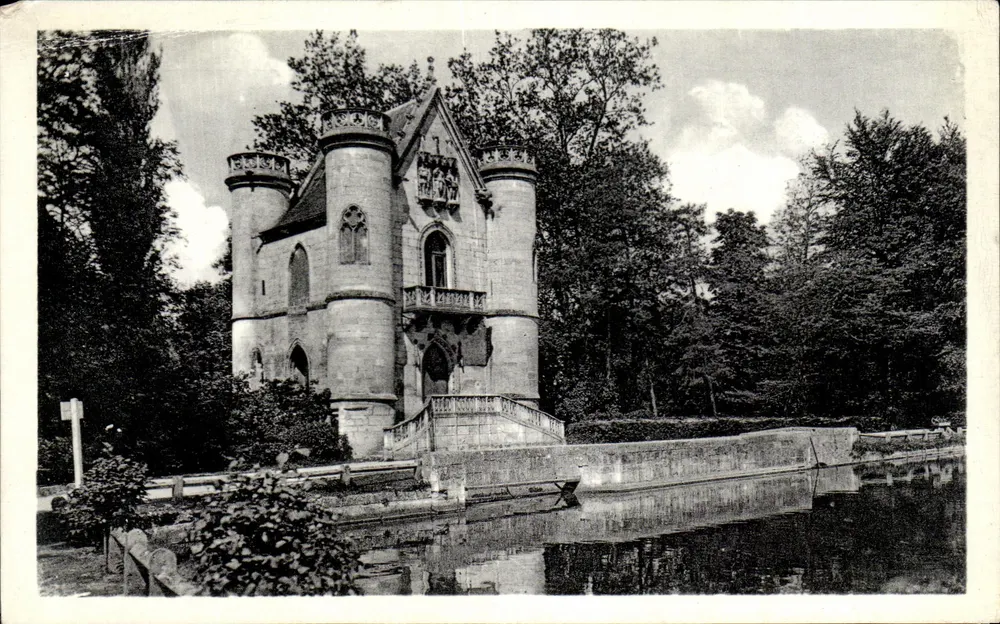 Chantilly — Ansicht des Schlosses der Weißen Königin — Moderne Ansichtskarte von Arts Photomécaniques, Paris - Vorderseite