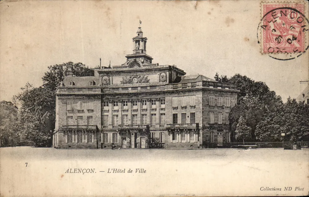 Alençon — O Hotel de Ville — Collections ND Phot - Frente