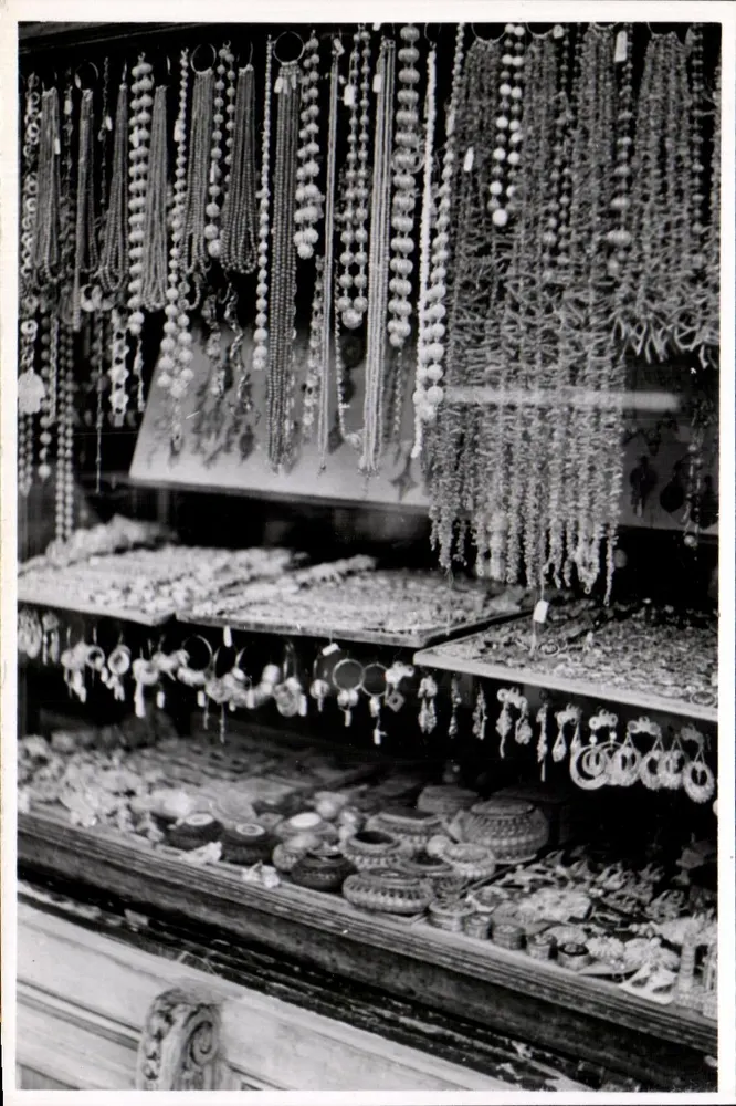 Tienda de joyas — escaparate — C307 - Anverso