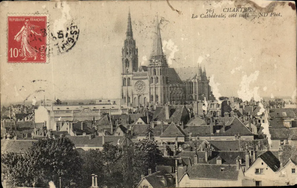 Chartres — La Cathédrale, côté sud — ND Pbot. - Frente