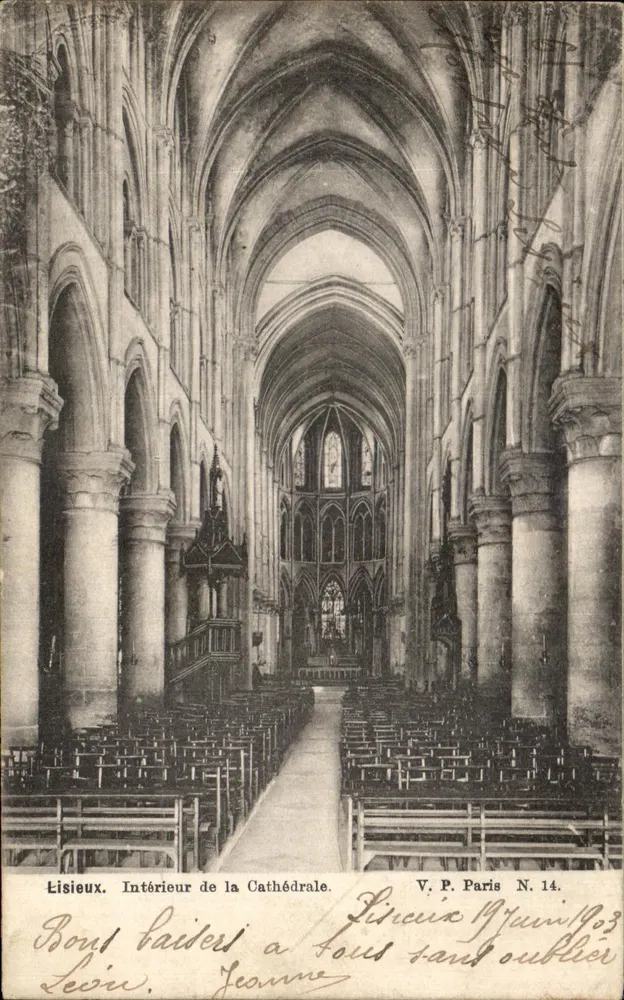 Lisieux. Interior da Catedral — V. P. Paris N. 14. - Frente