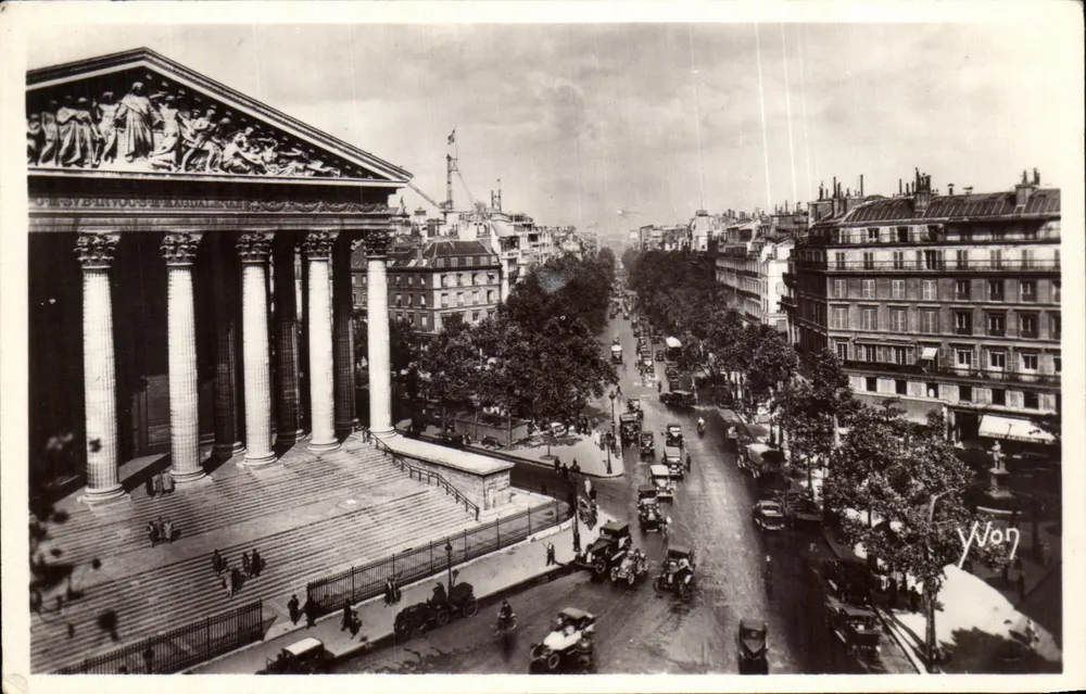 A Madeleine e os Grandes Boulevards — Paris — Yvon - Frente