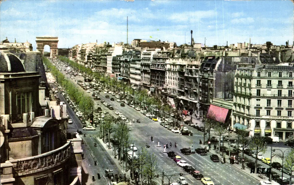 Champs-Élysées — vista do Arco do Triunfo — editor Alfa, n° 742 - Frente
