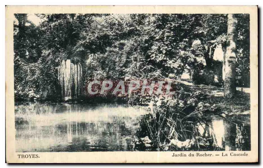 Troyes — Jardim do Rocher — A Cascata - Frente