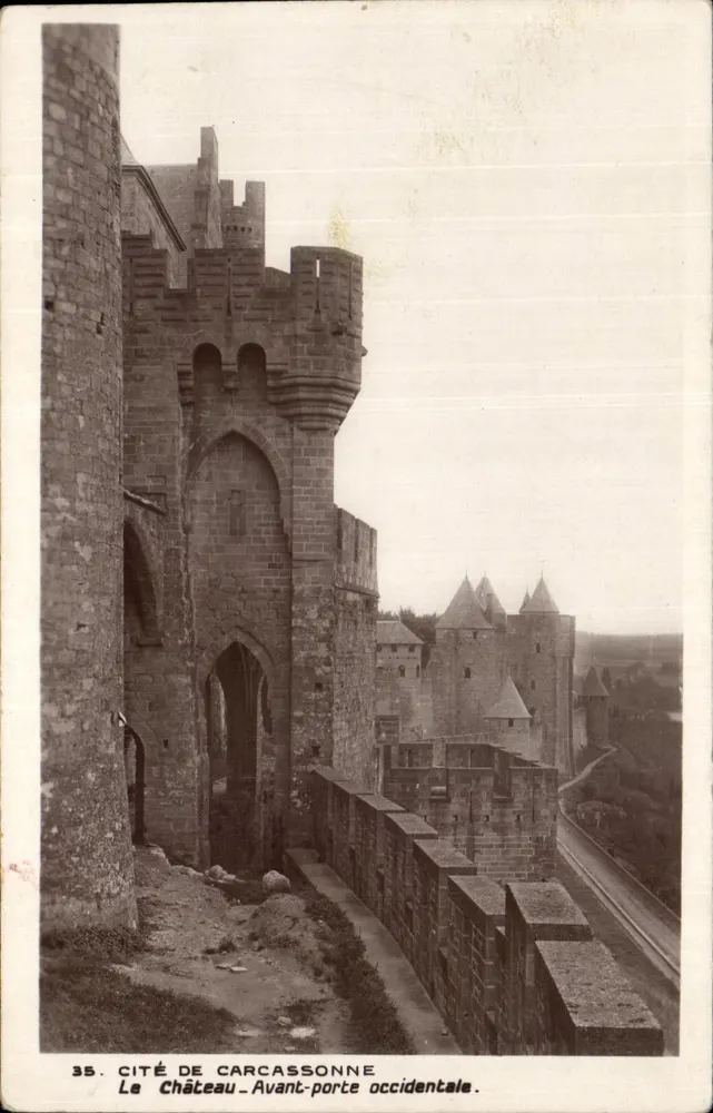 Cité de Carcassonne — Das Schloss-Westertor — Monuments Historiques de France - Vorderseite