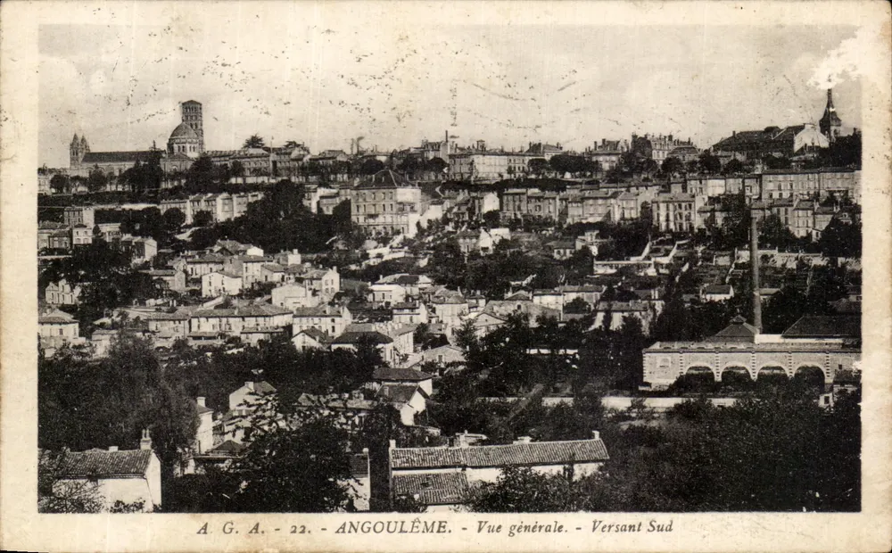 Angoulême — Vue générale — Versant Sud — A.G.A. - 22 - Frente