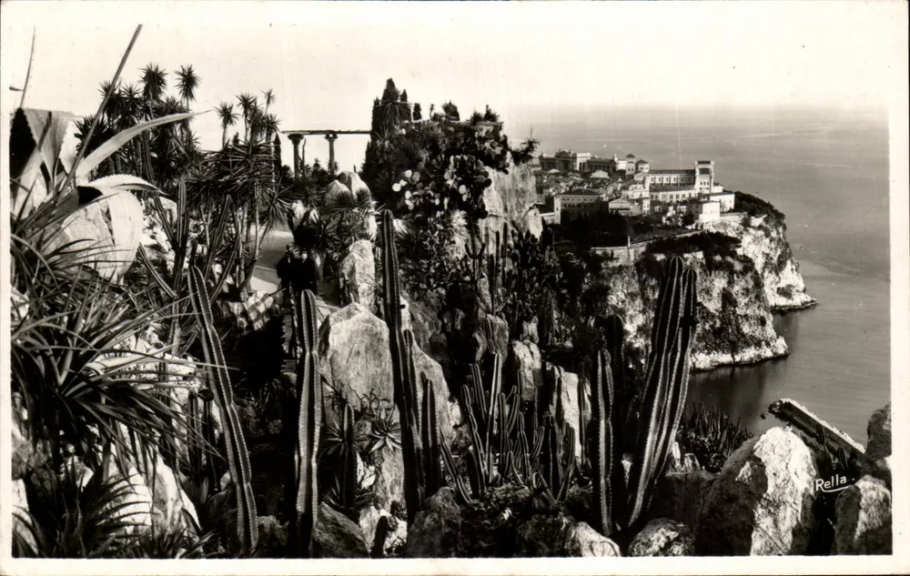 Der Felsen von Monaco — von den exotischen Gärten aus gesehen — Rella - Vorderseite