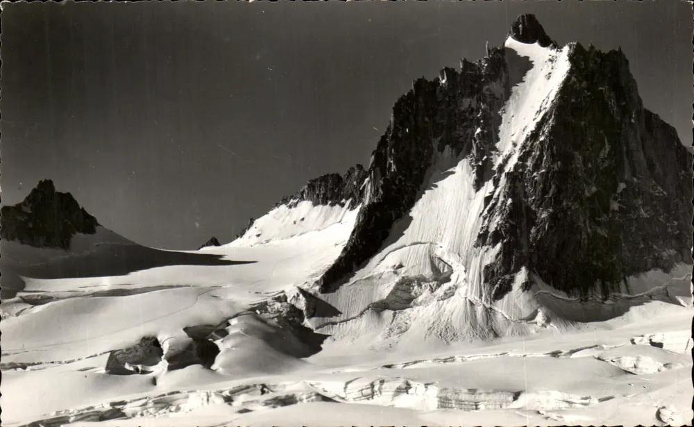 Nadel der Tour Ronde — Chamony-Mont-Blanc — Photo COUTTET - Vorderseite