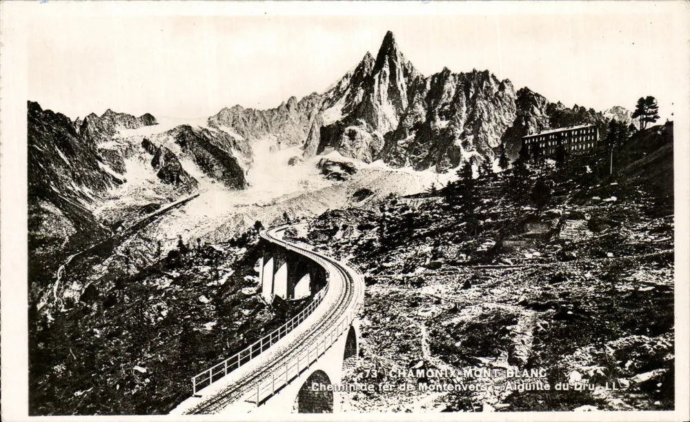 Chamonix-Mont-Blanc — Montenvers-Bahn, Aiguille du Dru — LL - Vorderseite
