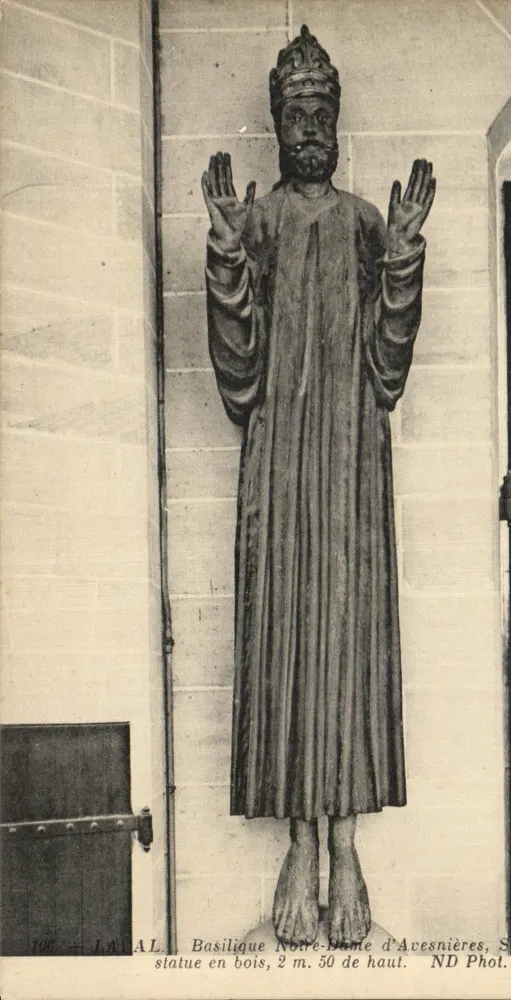 Holzstatue in der Basilika Notre-Dame d'Avesnières — 2 m 50 hoch — ND Phot. - Vorderseite