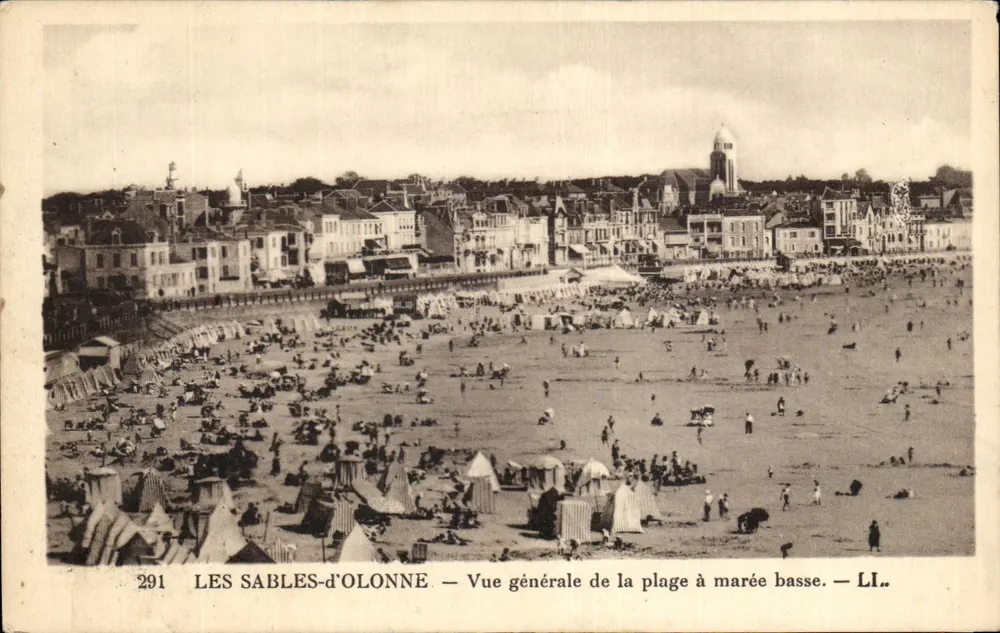 LES SABLES-D'OLONNE — Vista geral da praia com maré baixa — LI.. - Frente