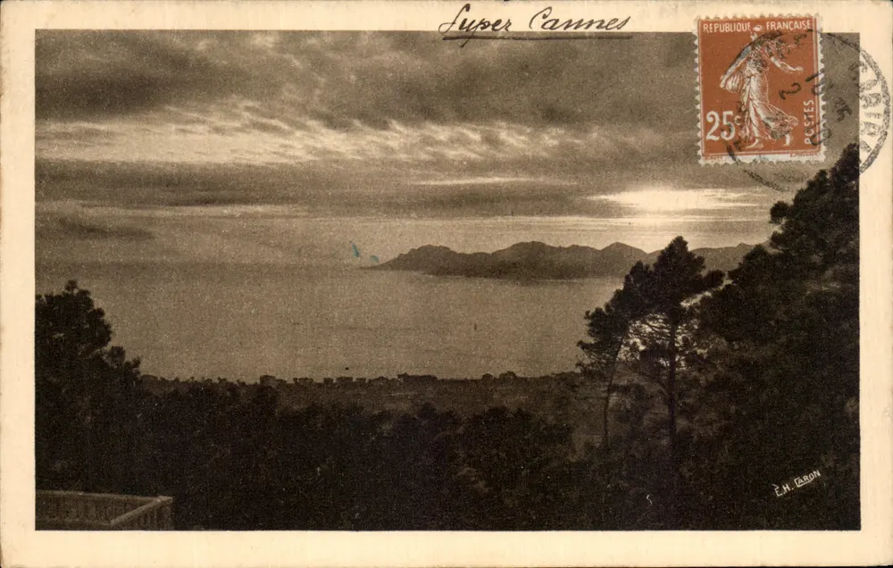 Super Cannes — Pôr do sol sobre os Esterels — E.H. Caron - Frente