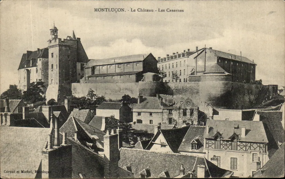Montluçon - O Castelo - As Casernas — Cornuot e Michel, Montluçon - Frente