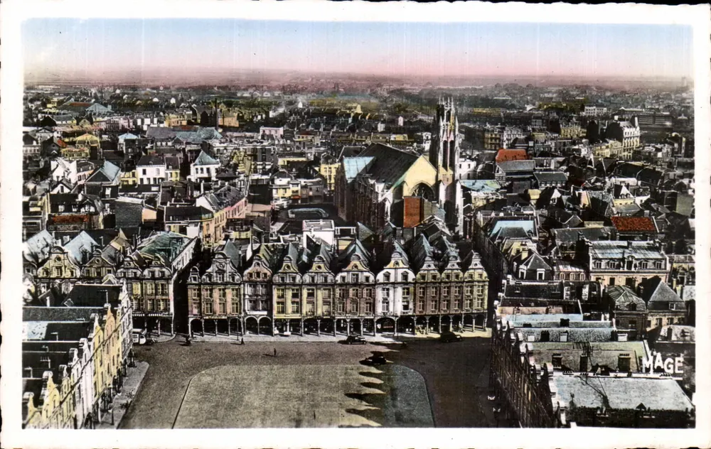 Arras (P.-de-C.) — Kleiner Platz und Kirche Saint-Jean-Baptiste — Verlag G. Réauté - Vorderseite