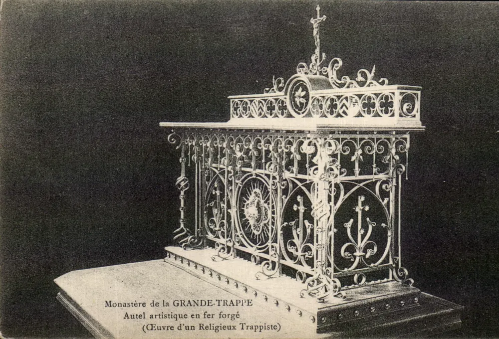 Kunsthandwerklicher Schmiedeeisenaltar — Kloster La Grande-Trappe — Werk eines Trappistenmönchs - Vorderseite