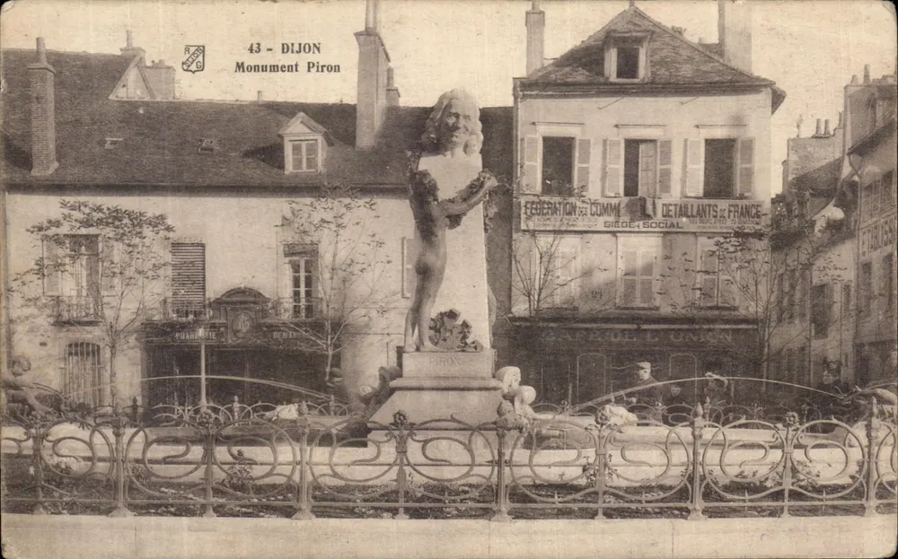 Dijon — Monument Piron — R. Dijon, n°43 - Frente