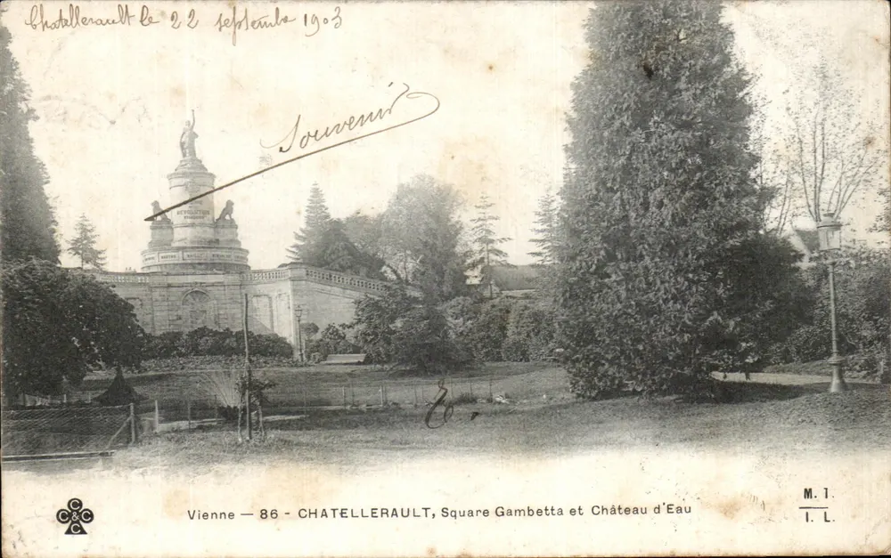 Châtellerault — Praça Gambetta e Castelo d'Água — M. I. L. - Frente