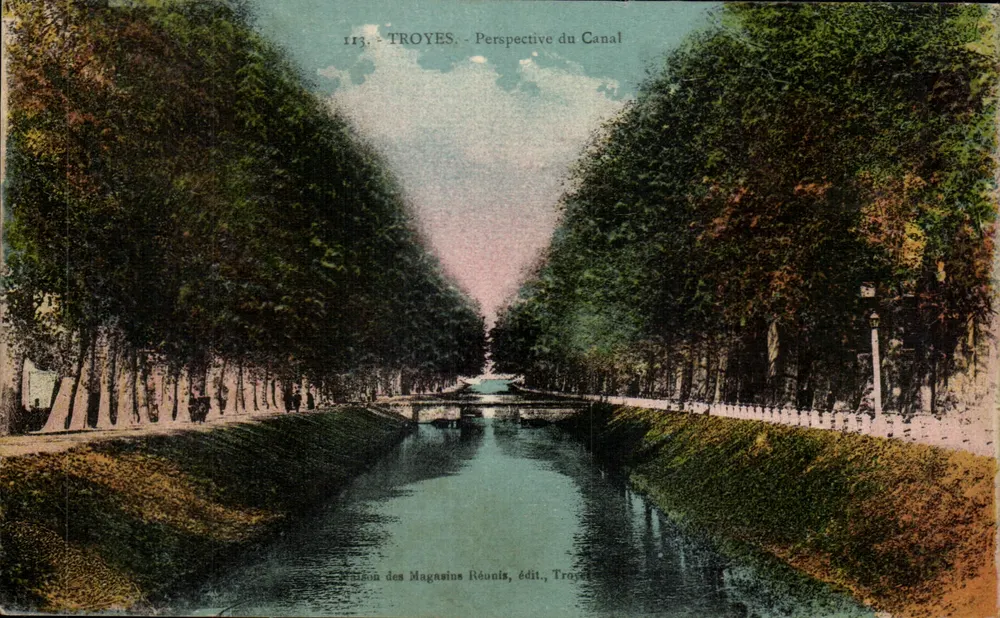 Troyes - Perspectiva do Canal — Casa dos Lojas Reunidas, editor, Troyes - Frente