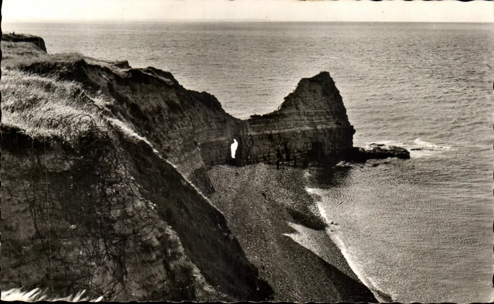 Die berühmte Pointe du Hac — Strände des Landungsringes — Verlag: Photo Véritable, St-Prez-Édifice - Vorderseite