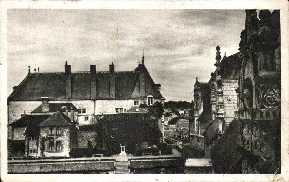 Laval (Mayenne) — Cour intérieure du Château — Éditeur d'Art, Caen - Frente