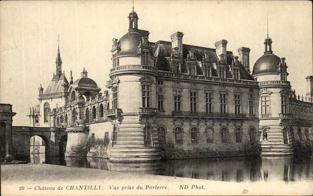 Schloss Chantilly — Ansicht vom Parterre — ND Phot. - Vorderseite