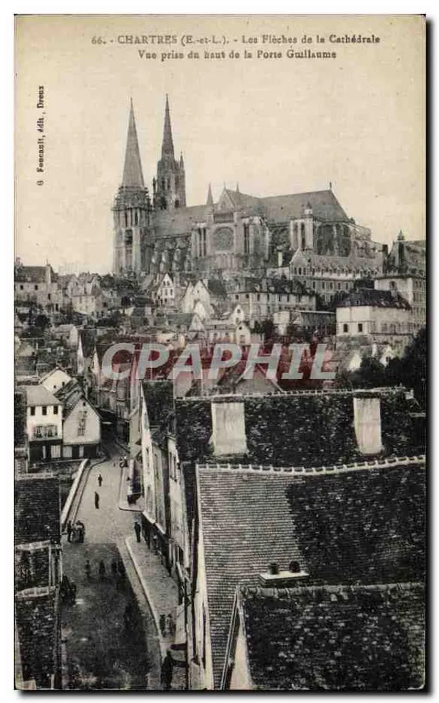 Chartres (E.-et-L.) — Les Flèches de la Cathédrale — Vue prise du haut de la Porte Guillaume — Fournier, Adh, Dreux - Frente