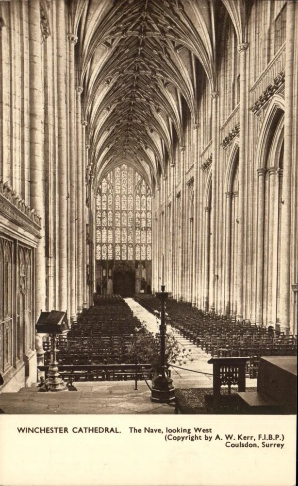 Catedral de Winchester — A Nave, olhando para o Oeste — Copyright by A. W. Kerr, F.I.B.P., Coulsdon, Surrey - Frente
