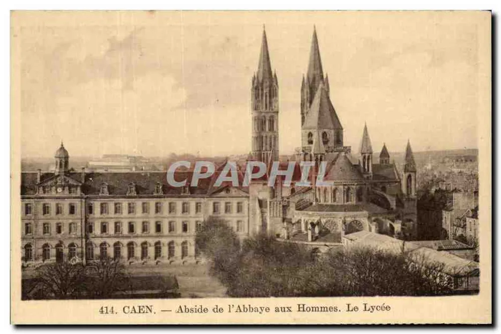 Caen — Zijgezicht van de Abbezie van de Mannelijke Orde. Het Lyceum - Voorkant